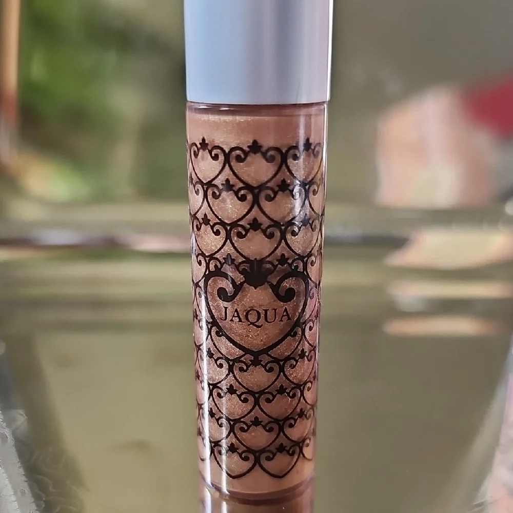 Jaqua glossy lip